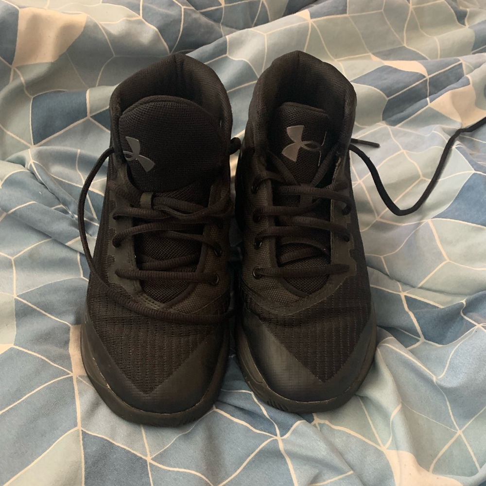Under Armor Steph Curry basketball boy shoes